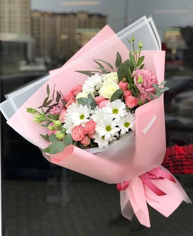 Букет цветов из: Розы, Лизиантусы и Хризантемы в Сухарево